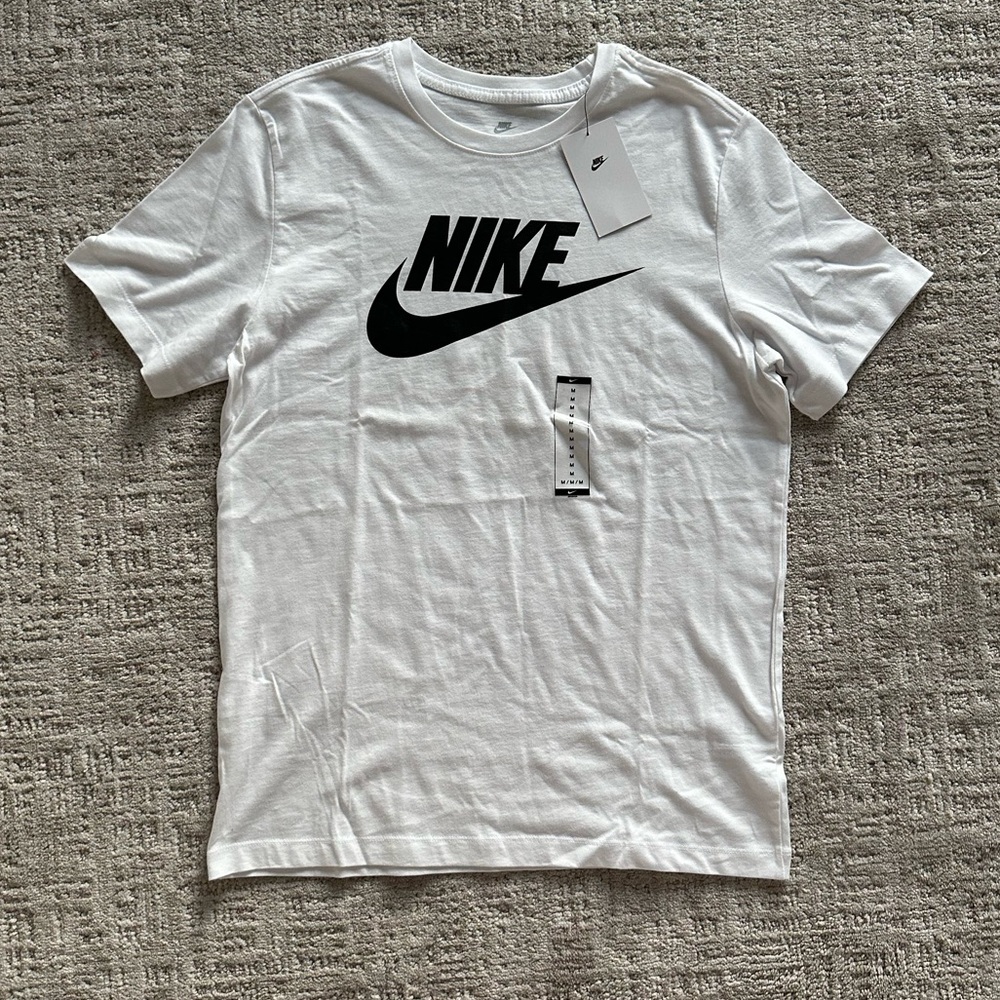 Men’s Nike White T-Shirt - Picture 2 of 8